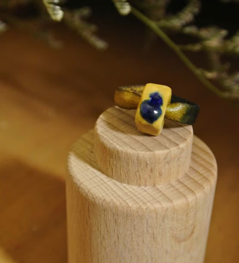 【 T - C 】戒指 皮革 牛皮 日本白瓷 瓷器  限量 自然釉色 無限看不膩色調 攝氏1350高溫燒製