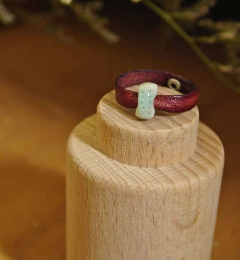 【 T - C 】戒指 皮革 牛皮 日本白瓷 瓷器  限量 自然釉色 無限看不膩色調 攝氏1350高溫燒製