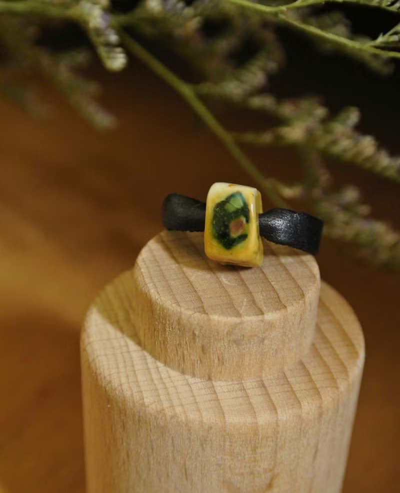 【 T - C 】戒指 皮革 牛皮 日本白瓷 瓷器  限量 自然釉色 無限看不膩色調 攝氏1350高溫燒製