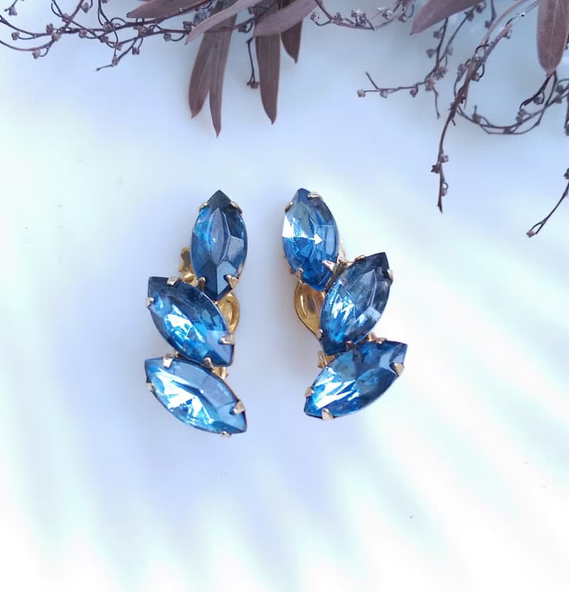 【西洋古董飾品 】藍色調 沁藍馬眼 優雅 夾式耳環