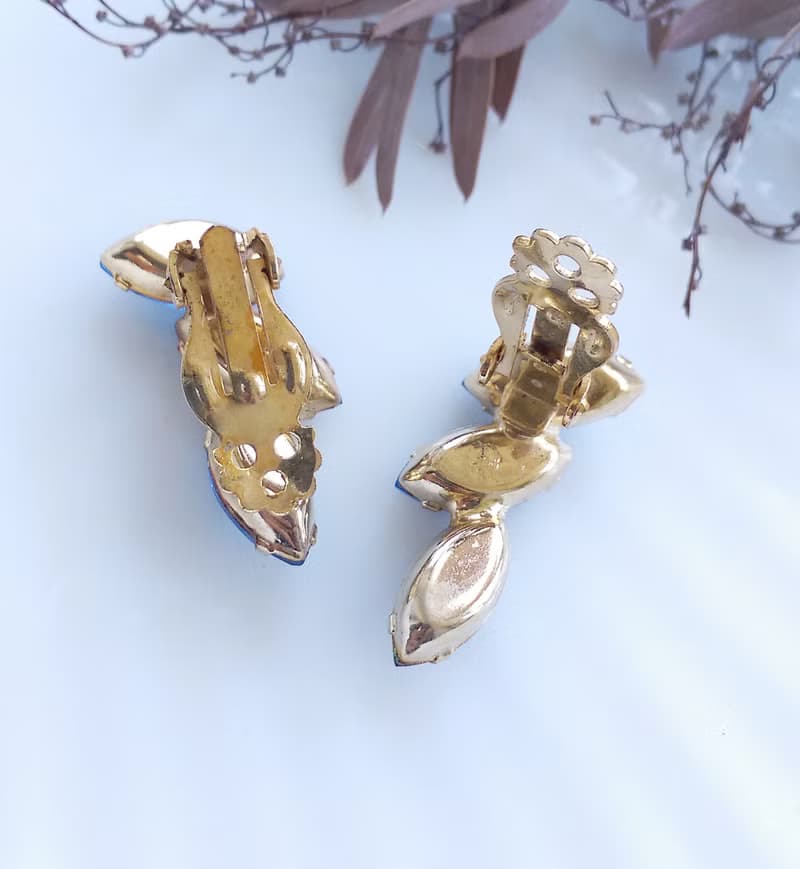 【西洋古董飾品 】藍色調 沁藍馬眼 優雅 夾式耳環