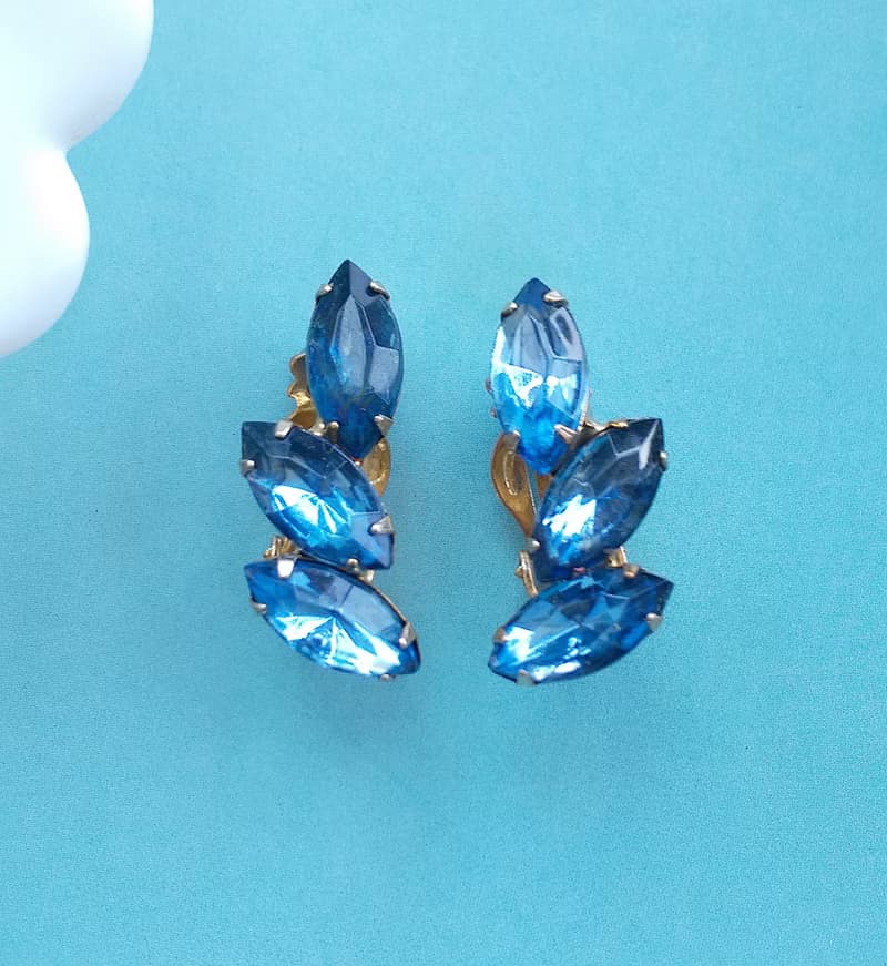 【西洋古董飾品 】藍色調 沁藍馬眼 優雅 夾式耳環
