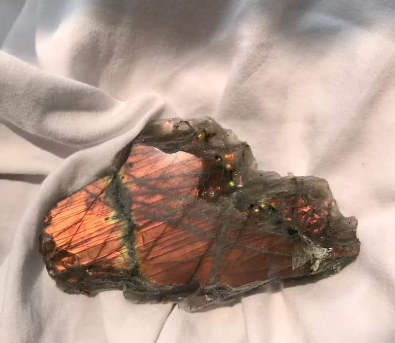 拉長石 罕有天然 雲朵 玫瑰金粉紅色金 雙面光 手握 手把玩 水晶