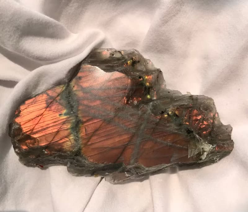 拉長石 罕有天然 雲朵 玫瑰金粉紅色金 雙面光 手握 手把玩 水晶