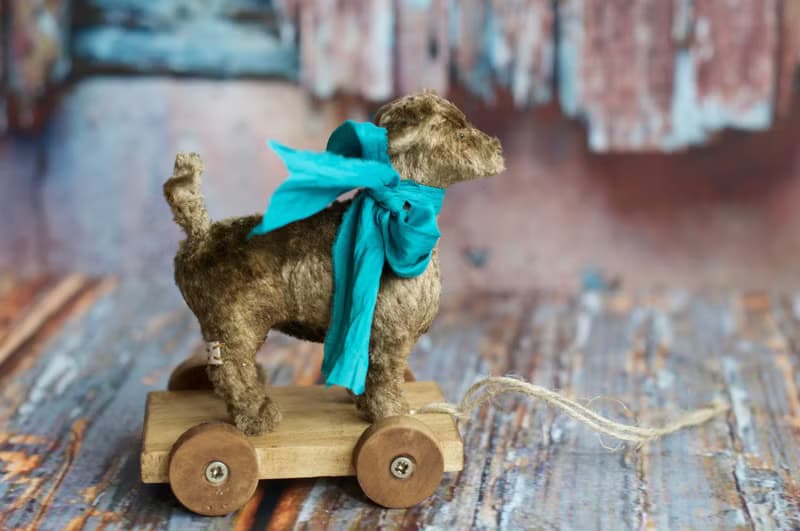 Little Dod in retro style on the wooden cart!