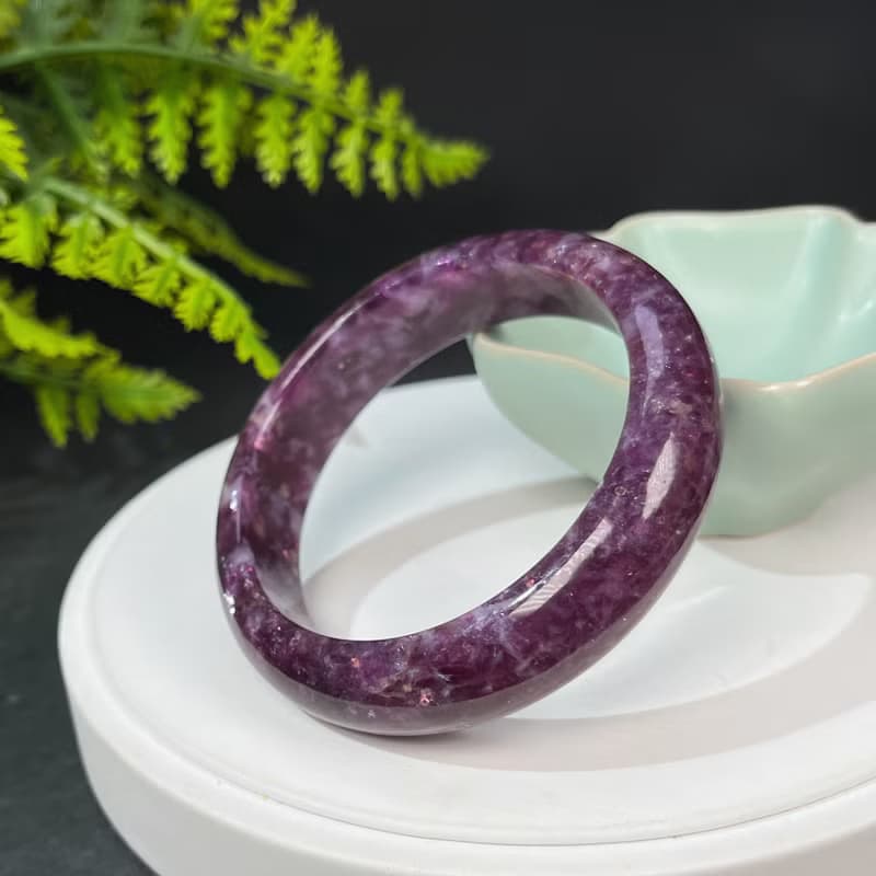 超稀有紫色鋰雲母手鐲 58MM 玉化閃片祖母晶手環 平衡心靈和精神