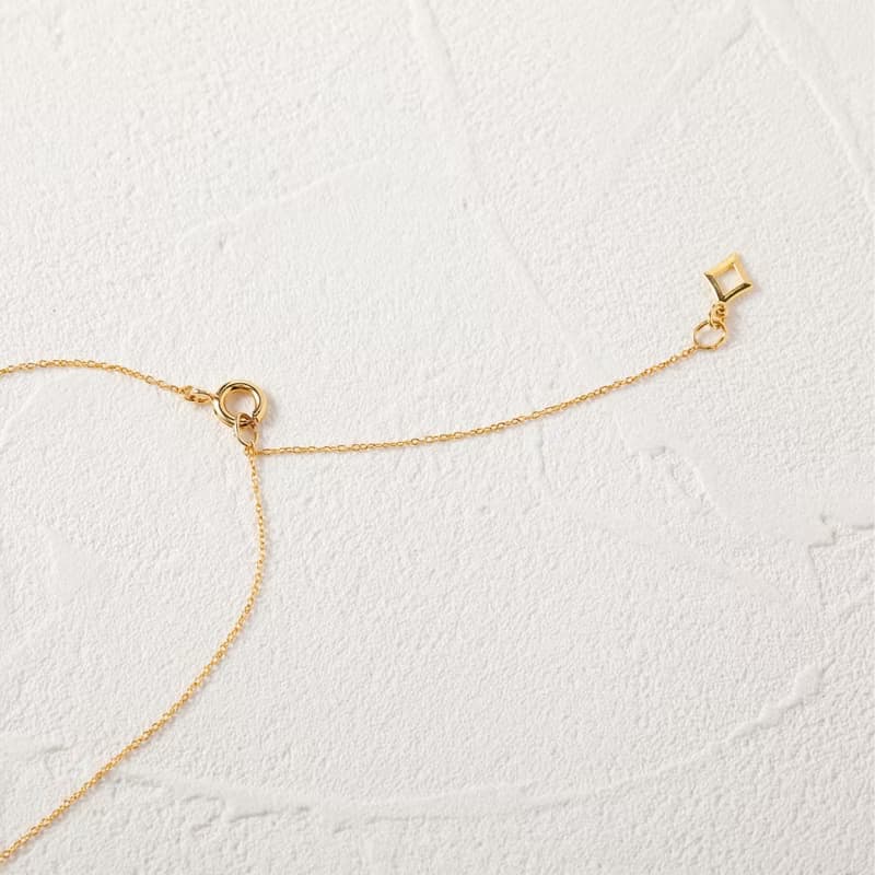 petit-initial necklace 【A】 ニッケルフリーネックレス 　小さなイニシャルをかたどったペンダントネックレス