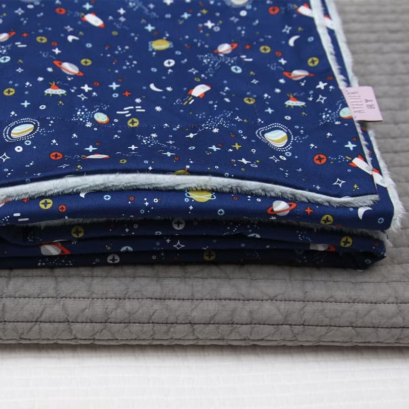 Made in korea universe minky baby blanket (new born baby gift) 新生兒 出産祝い, 布  ブランケ