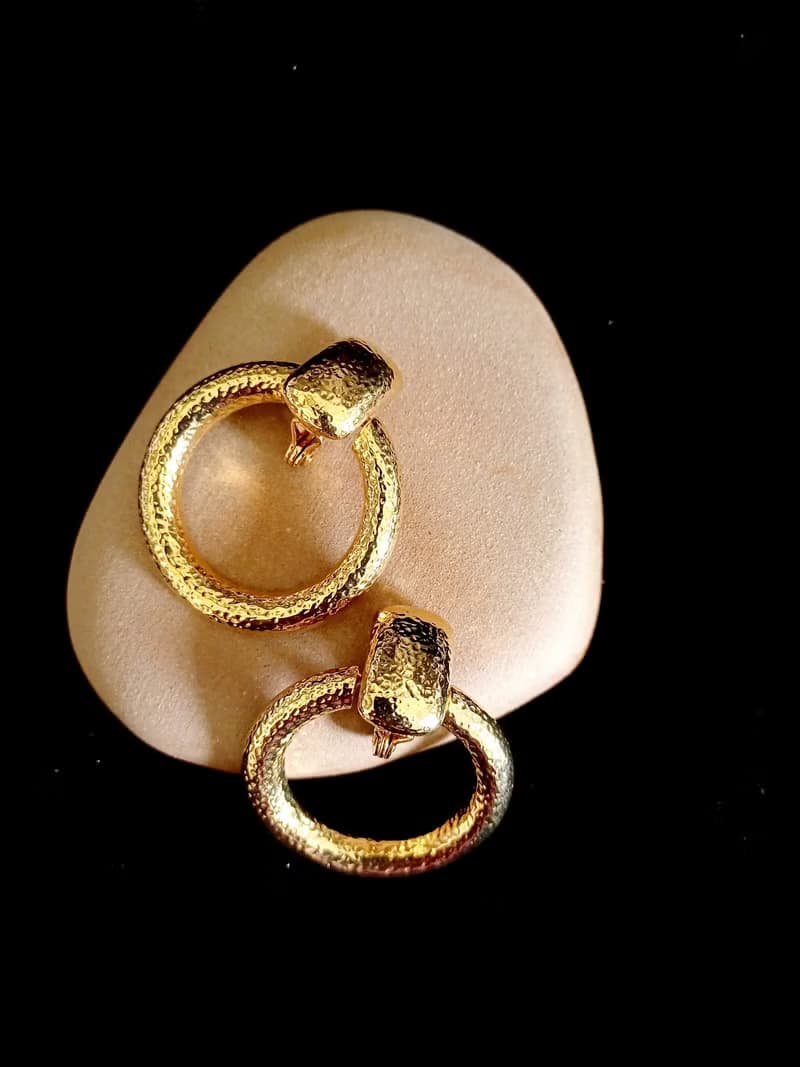 vintage jewelry  Monet 典雅艷色垂墜大金環 夾式耳環