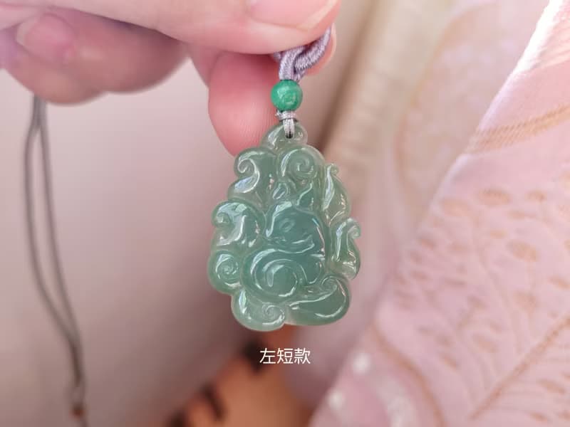【親翠】天然翡翠 冰滿綠不露白|| 超美捲尾九尾狐 ||調整式繩鏈