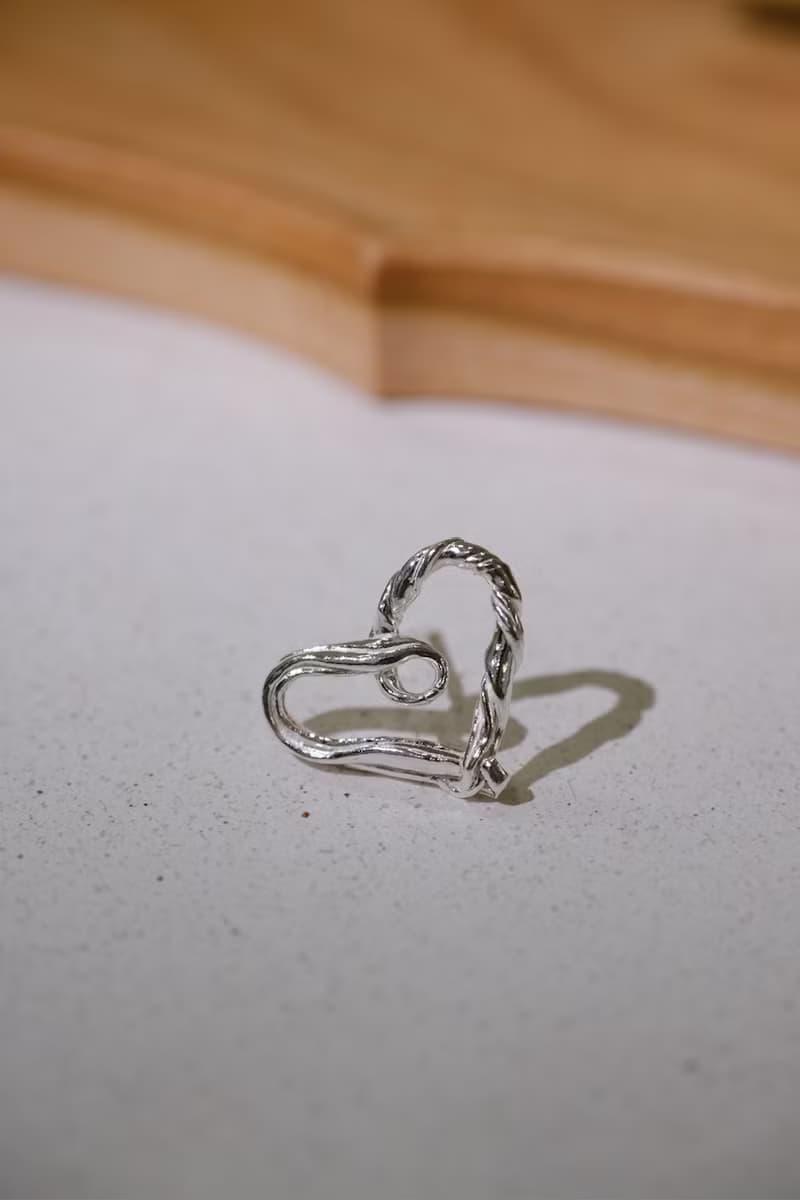 冬繫 小愛心耳環 自然紋路 不對稱販售