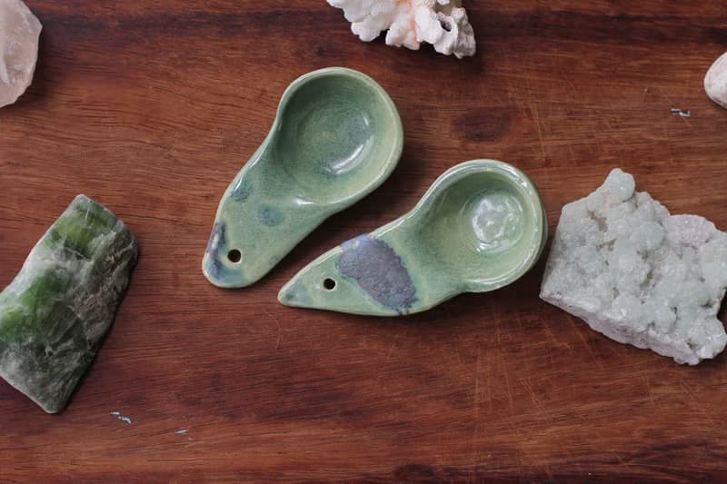 純手捏深綠色小鳥形象陶瓷湯匙/陶匙(1對)