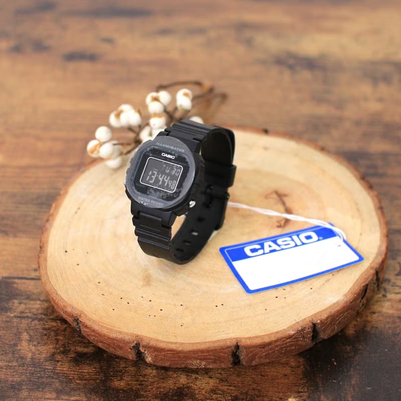 Back to Green-CASIO卡西歐 復古方形電子錶 watch