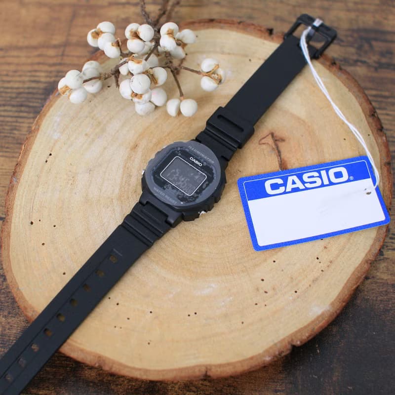 Back to Green-CASIO卡西歐 復古方形電子錶 watch