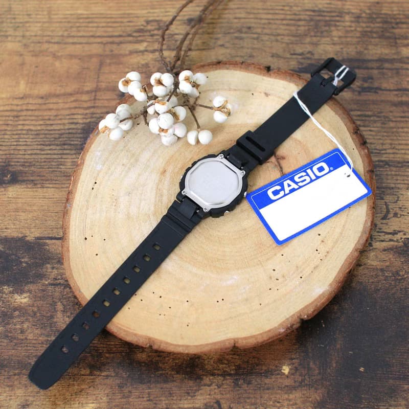 Back to Green-CASIO卡西歐 復古方形電子錶 watch