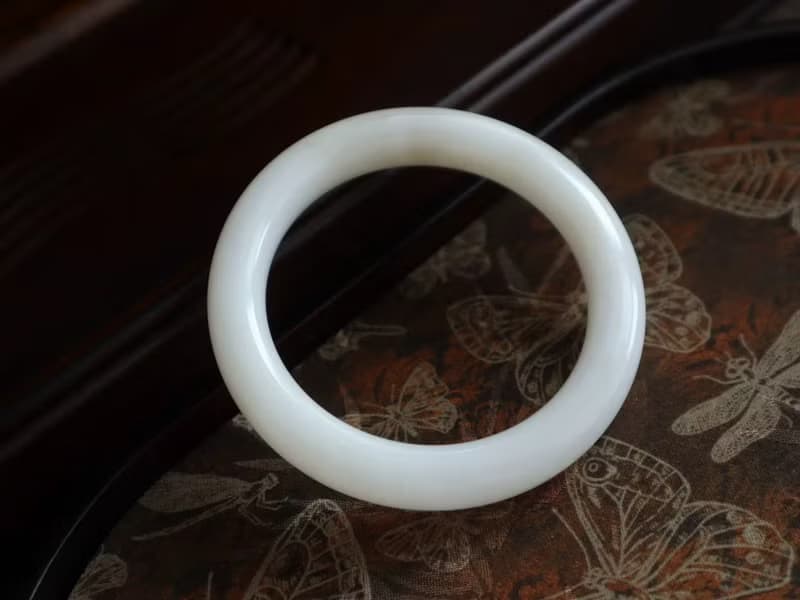 天然羊脂和田玉手鐲羊脂玉手鐲 脂份厚一級白料子細膩油潤58圈口