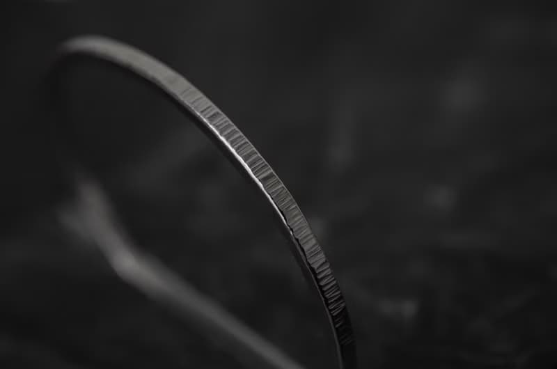 輕盈木紋純銀手環