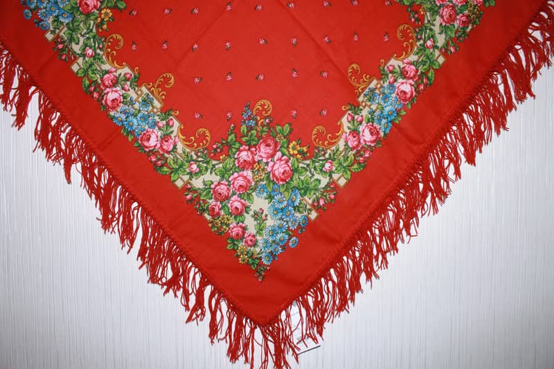 Authentic Pavlovo Posad Russian Shawl Scarf Soft 100% Wool 89x89 cm 1340-18 Red