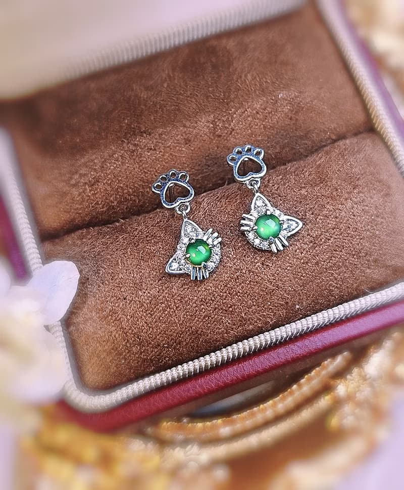 招財貓|冰玻放光陽綠|緬甸A貨翡翠純銀鍍18k精緻貓咪貓腳耳環