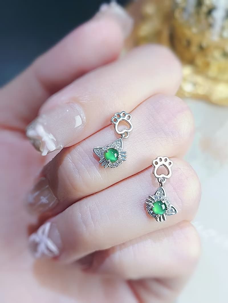 招財貓|冰玻放光陽綠|緬甸A貨翡翠純銀鍍18k精緻貓咪貓腳耳環