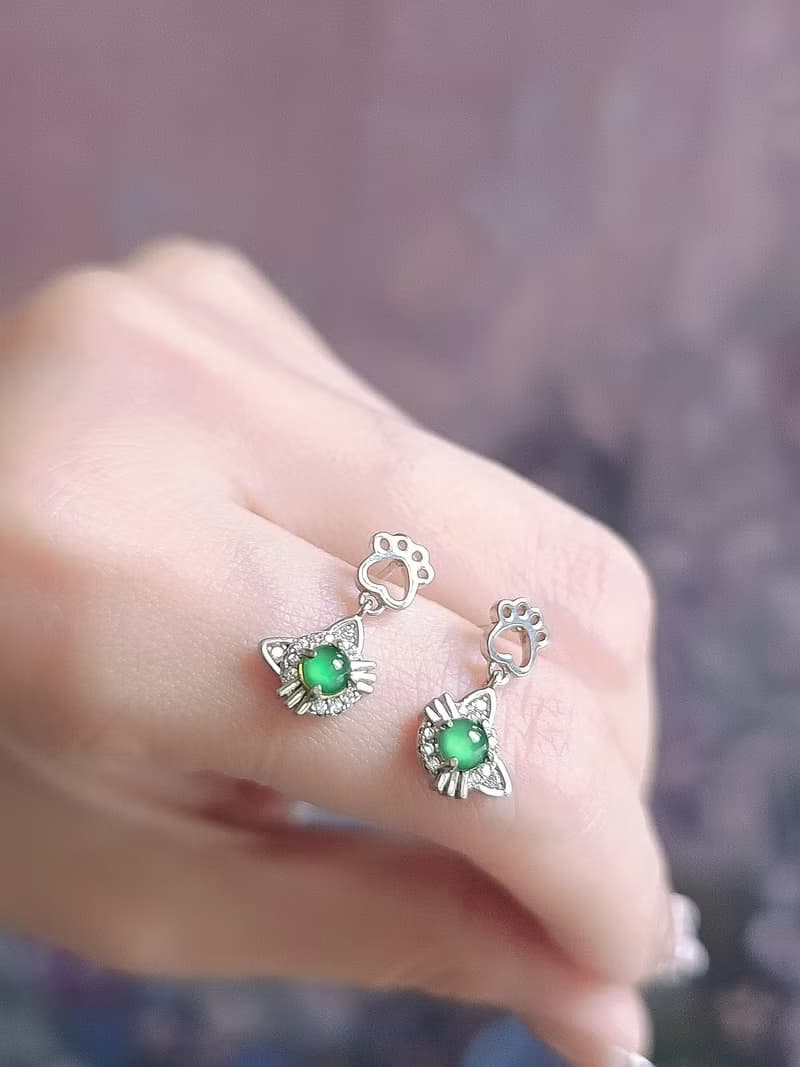 招財貓|冰玻放光陽綠|緬甸A貨翡翠純銀鍍18k精緻貓咪貓腳耳環