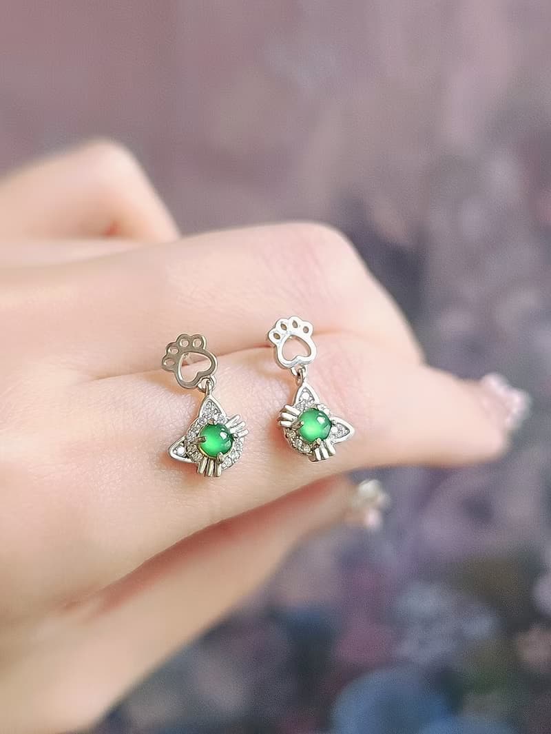 招財貓|冰玻放光陽綠|緬甸A貨翡翠純銀鍍18k精緻貓咪貓腳耳環