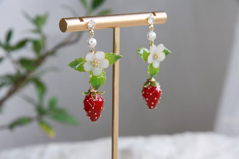 【紅色草莓耳飾】手工原創耳飾銅線樹脂 優雅 耳環/耳夾飾品