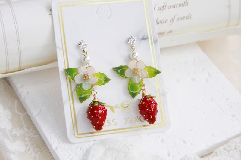 【紅色草莓耳飾】手工原創耳飾銅線樹脂 優雅 耳環/耳夾飾品