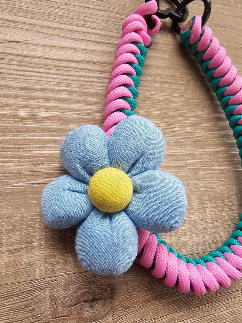 Faith Handmade | 傘繩編織小花手機腕帶 掛繩 手機掛繩 禮物