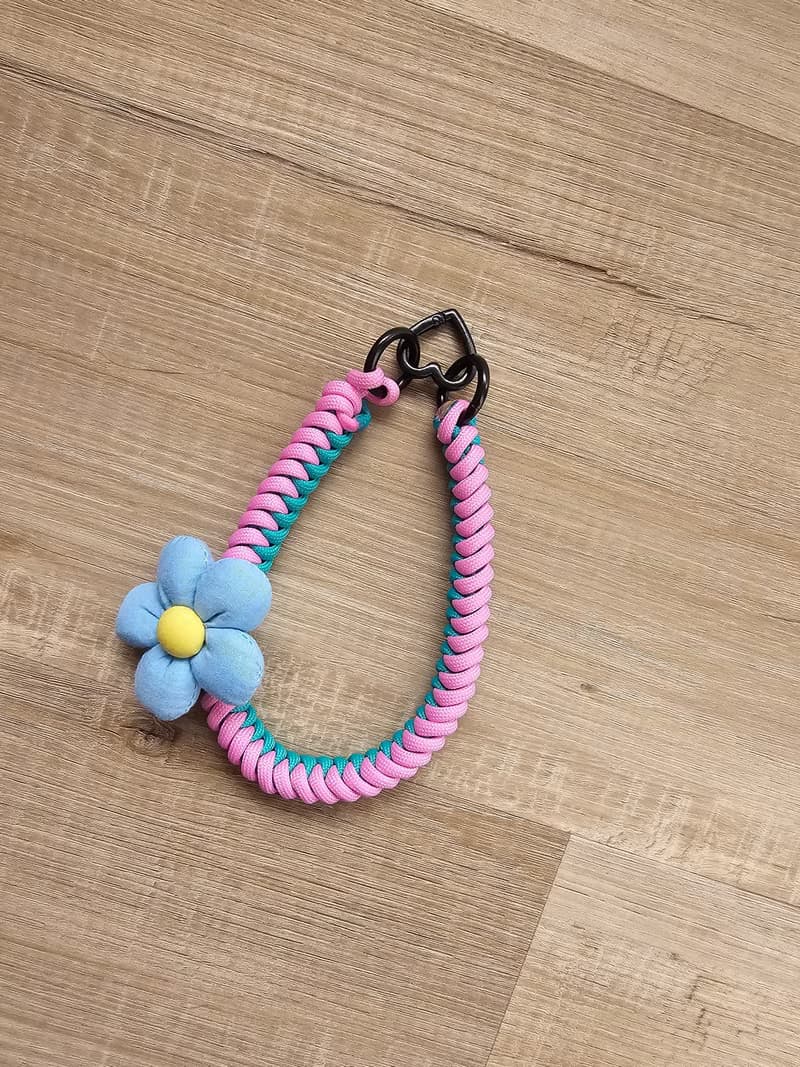 Faith Handmade | 傘繩編織小花手機腕帶 掛繩 手機掛繩 禮物