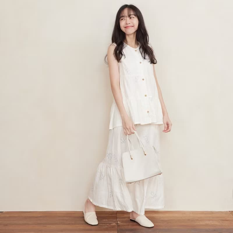 會呼吸∣UMORFIL調溫透氣二重紗水波花卉排釦背心-共2色