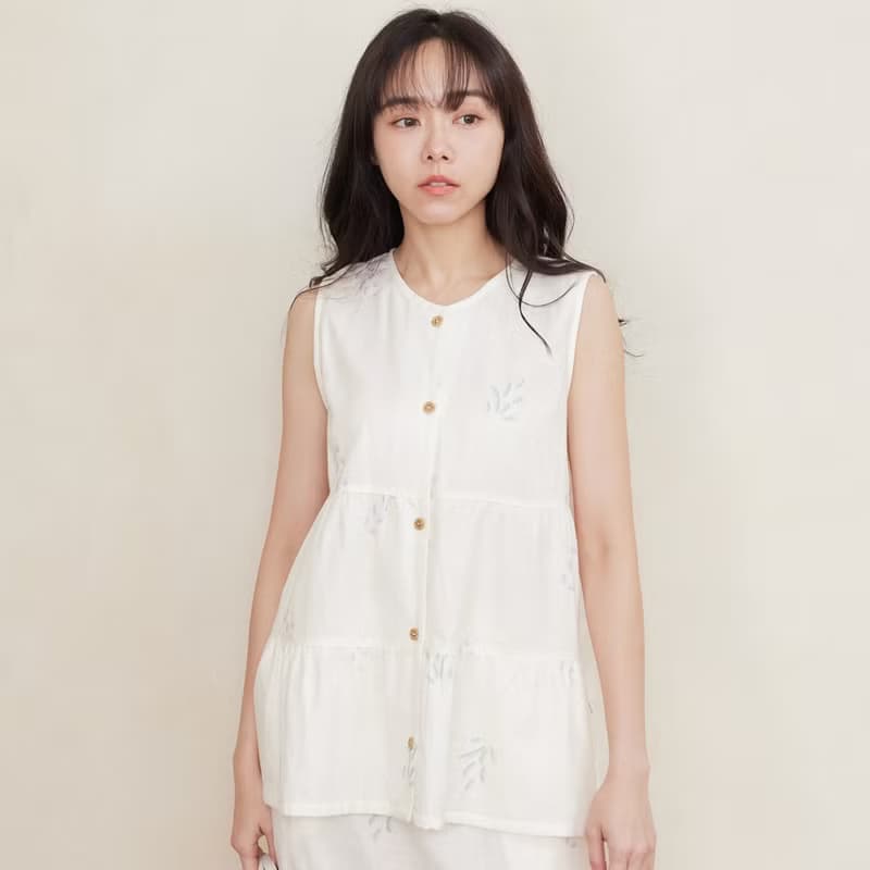 會呼吸∣UMORFIL調溫透氣二重紗水波花卉排釦背心-共2色