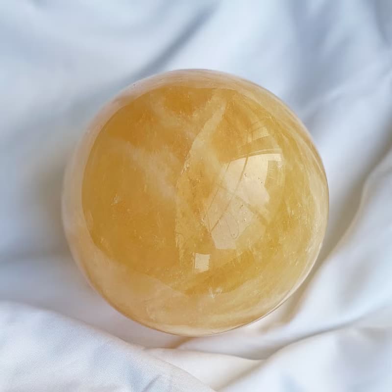 Crystal Corner 隅石丨金色及時雨丨天然黃方解球丨水晶球183/184