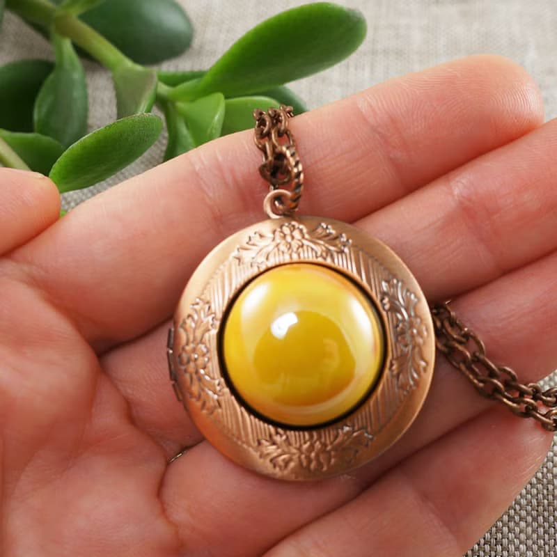 Yellow Glass Copper Round Photo Locket Keepsake Pendant Necklace Woman Jewelry