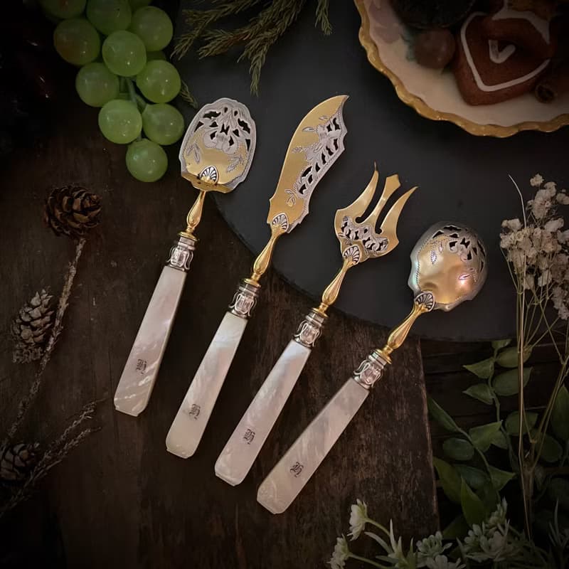 罕見法國訂製款珍珠母貝柄 銅鍍金鍍銀使用面 雙色變型餐4件組