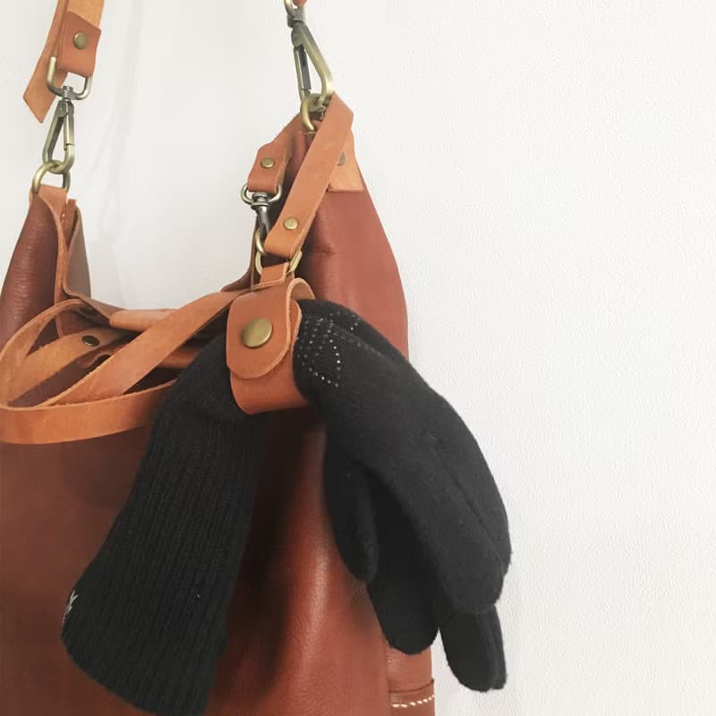 LEATHER GLOVE STRAP / SCARVES HOLDER