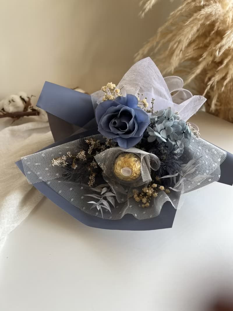 浪漫永生花金莎巧克力花束  畢業花束 情人節花束 母親節