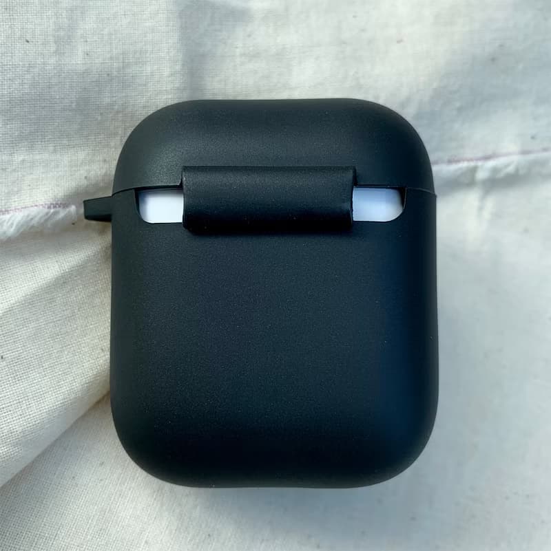 眼神死的鬆餅 黑色磨砂軟殼 AirPods 耳機保護套 耳機殼