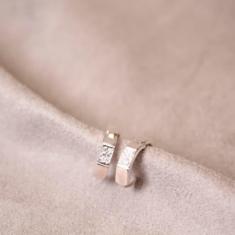 【SWS飾品】優雅小鋯石幾何耳環。純銀耳環、易扣耳環耳扣