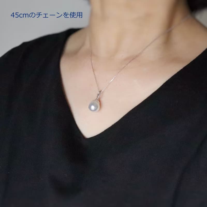 南洋白蝶バロックパールのシルバー製ペンダントネックレス