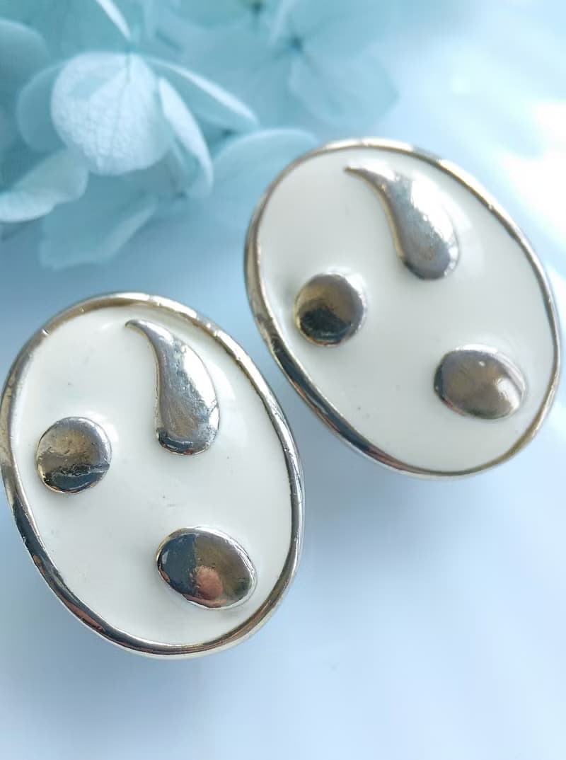 Vintage Jewelry 西洋古董飾品 簡約 白琺瑯 知性 夾式耳環