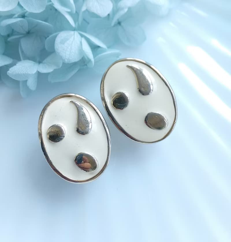 Vintage Jewelry 西洋古董飾品 簡約 白琺瑯 知性 夾式耳環