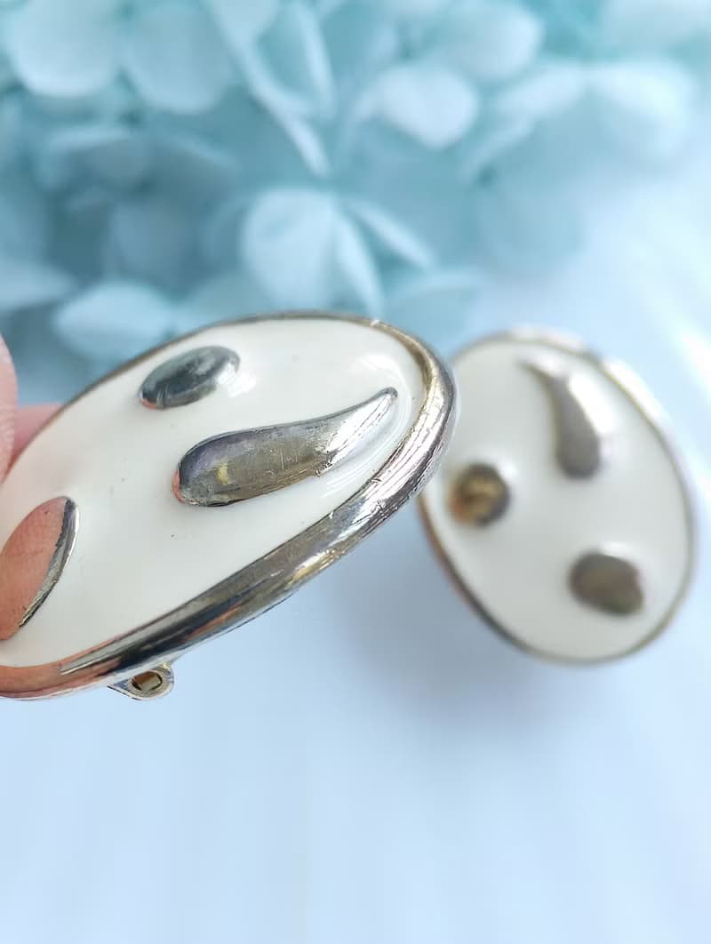 Vintage Jewelry 西洋古董飾品 簡約 白琺瑯 知性 夾式耳環