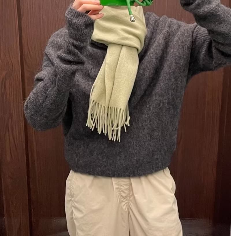 一抹清新哈密瓜綠輕薄羊毛流蘇圍巾 現貨