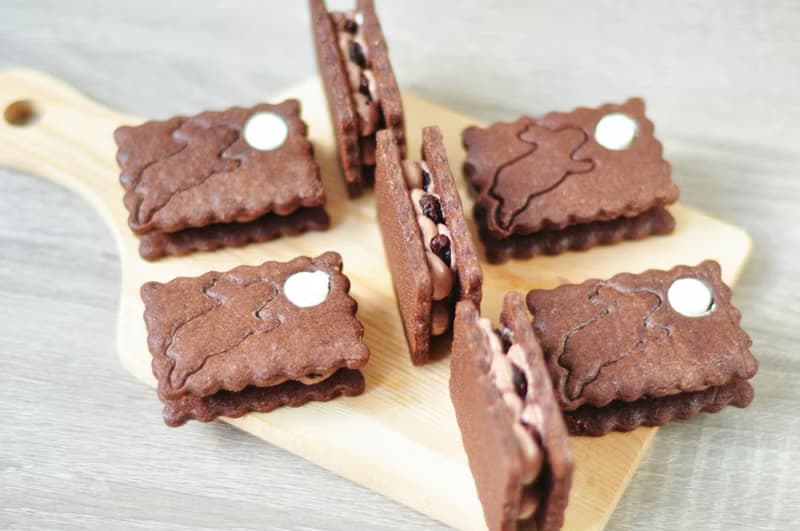 兔追月、法芙娜可可、萊姆葡萄、法式酥香奶油夾心、精