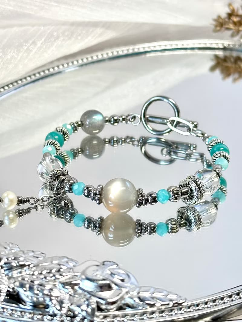 溫柔與清晰之間水晶療癒手鍊 - 醫療鋼OT扣/月光石/天河石/白水晶