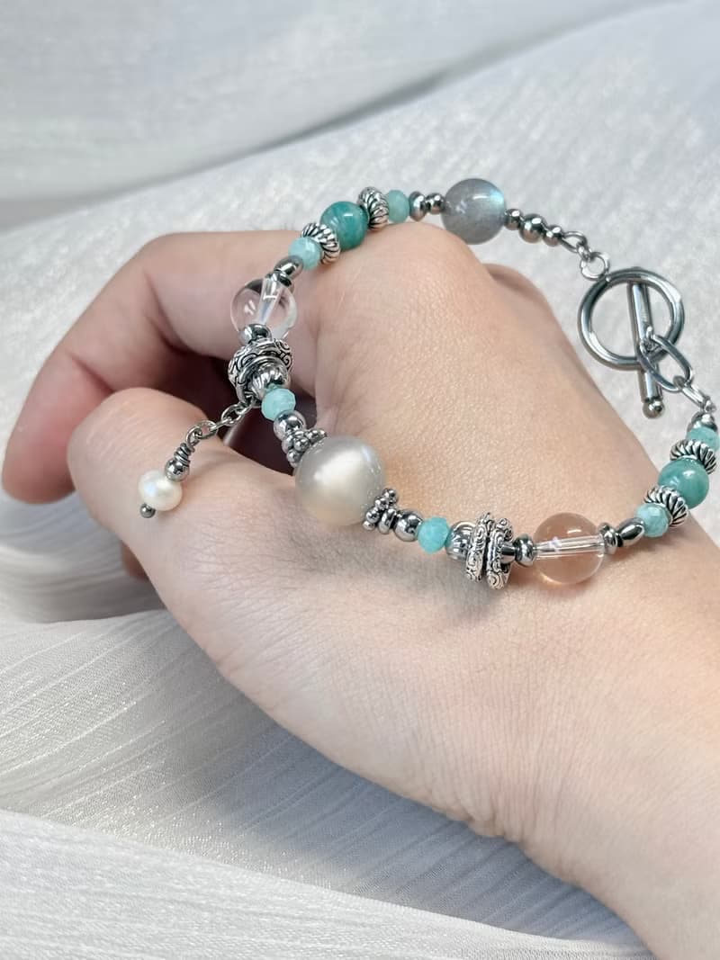 溫柔與清晰之間水晶療癒手鍊 - 醫療鋼OT扣/月光石/天河石/白水晶