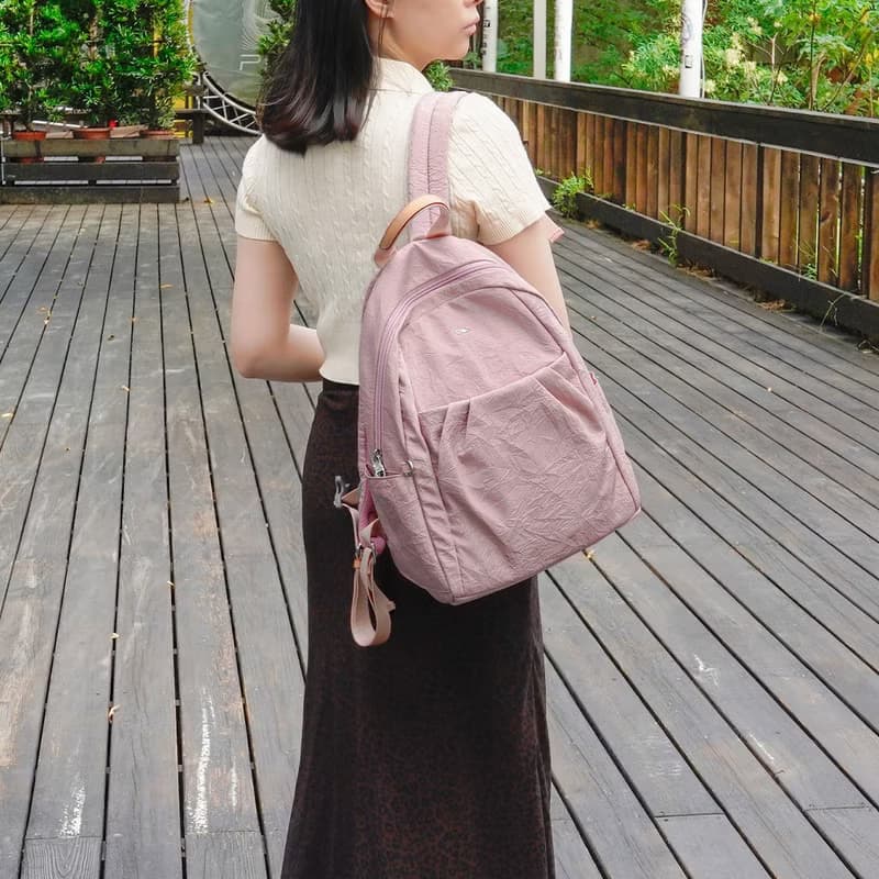 (櫻花粉)輕盈紙感甜美系休閒旅行後背包(小款)33570