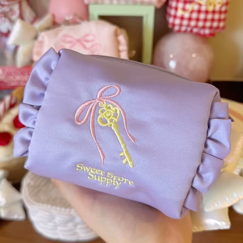 Sweetstore Supply原創全紫綢緞蝴蝶結刺繡化妝包便攜收納包