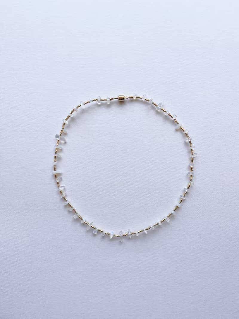 ホワイトオパール　チョーカー　【　white opal　】　ビーズネックレス